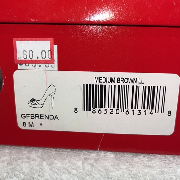 GUESS Round Toe Brown Heels - Picture 8 of 9